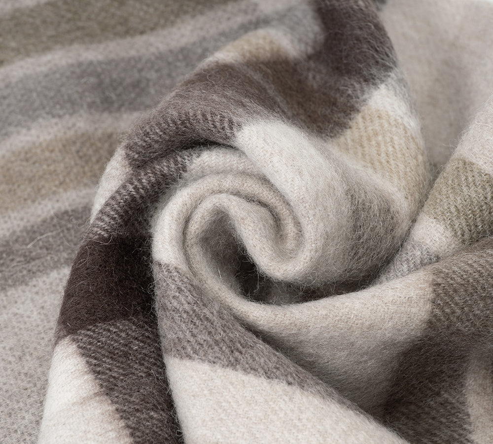 AUSTRALIAN SHEPHERD® 100% Wool Check Solara Scarf UGG AUSTRALIAN SHEPHERD