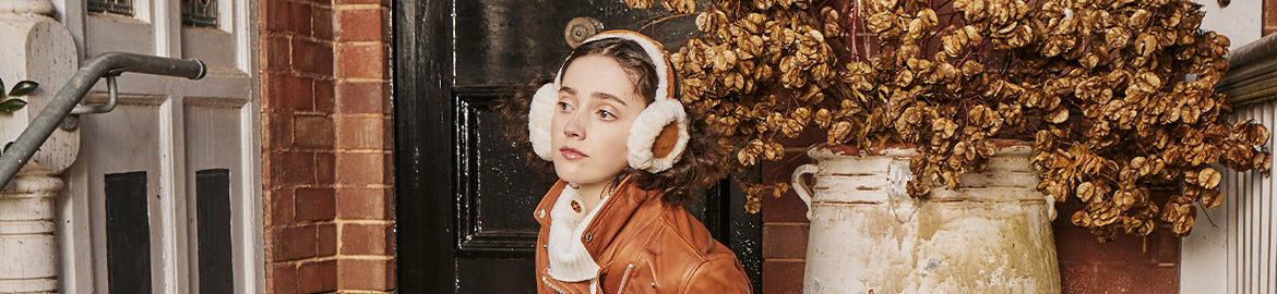 Stock up on sheepskin with our range of accessories! From wool earmuff to fluffy insoles, you'll find the items you need at Ugg Express. Shop online!