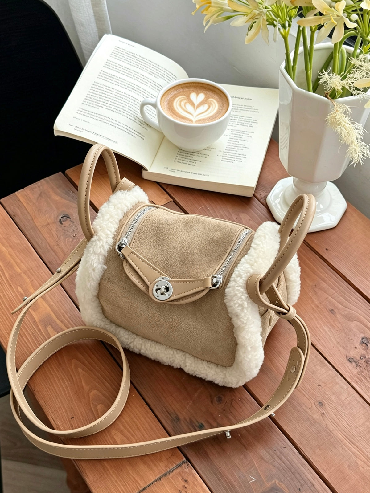 AUSTRALIAN SHEPHERD® Crossbody Rowen Bag