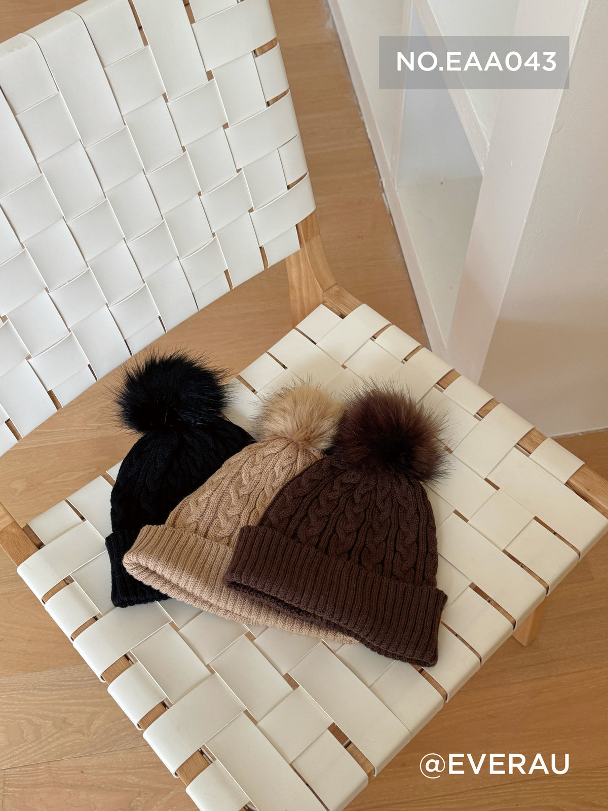EVERAU® Wool Pom Pom Beanie Conira